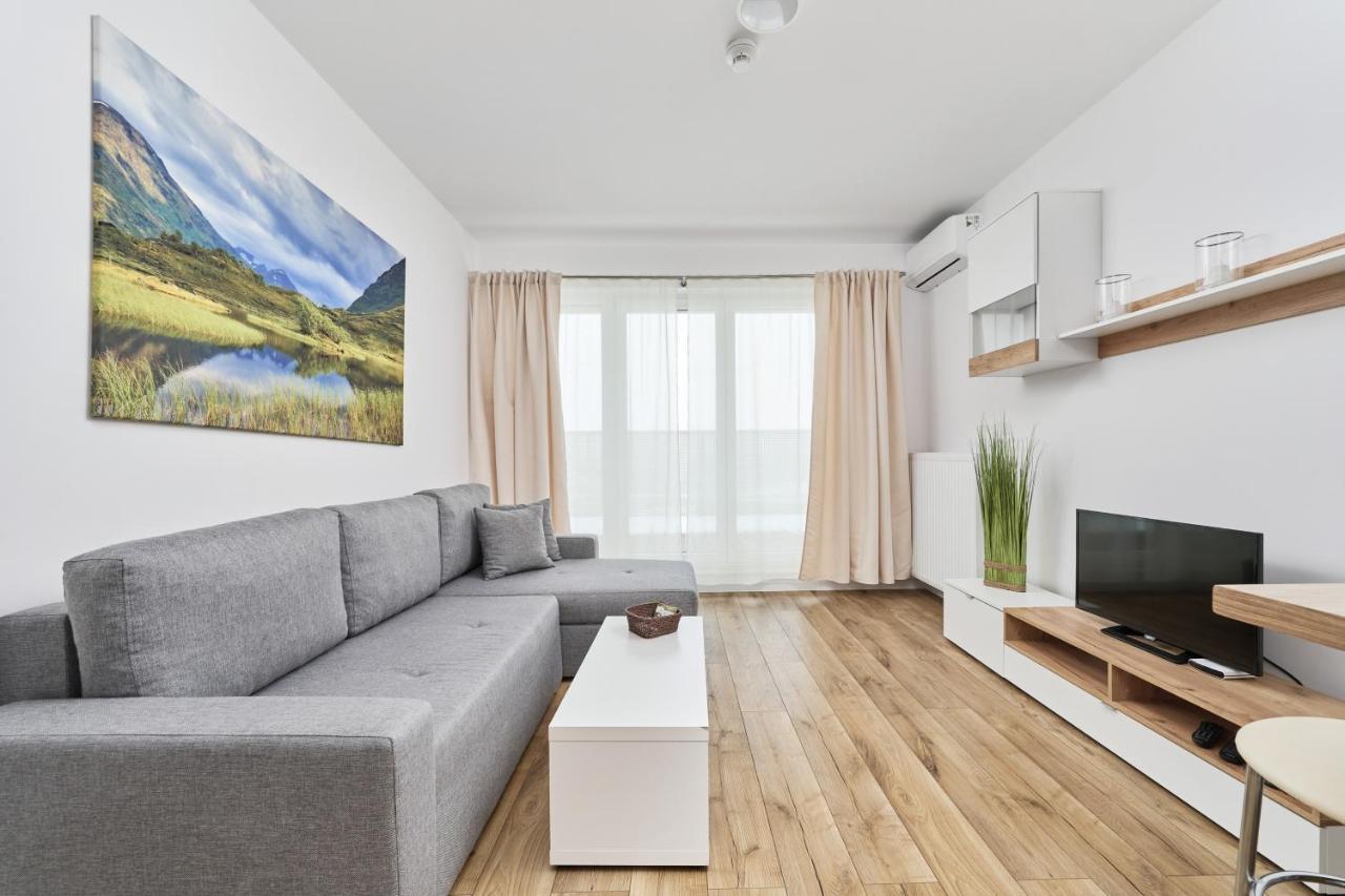 Apartment Krakowska 39 With Ac & Parking & Loggia Wroclaw By Noclegi Renters Exterior photo
